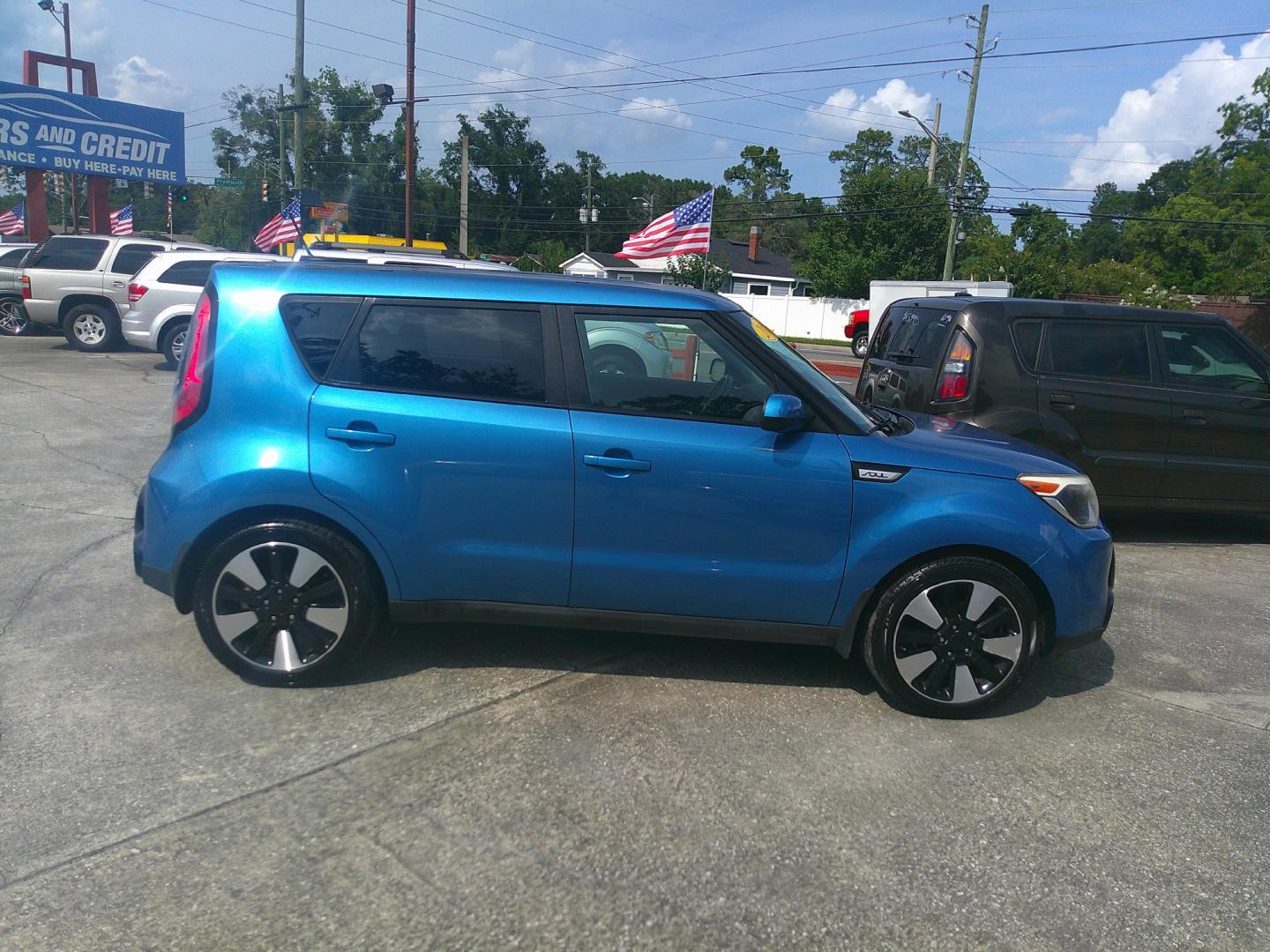 2016 BLUE KIA SOUL + (PLUS) (KNDJP3A54G7) , located at 1200 Cassat Avenue, Jacksonville, FL, 32205, (904) 695-1885, 30.302404, -81.731033 - Photo#4